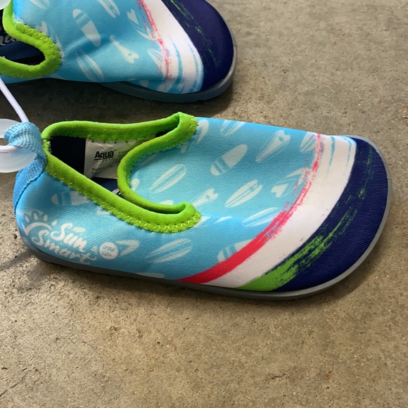 Sun Smart Toddler Water Shoes - Size 5-6 - Picture 3 of 4